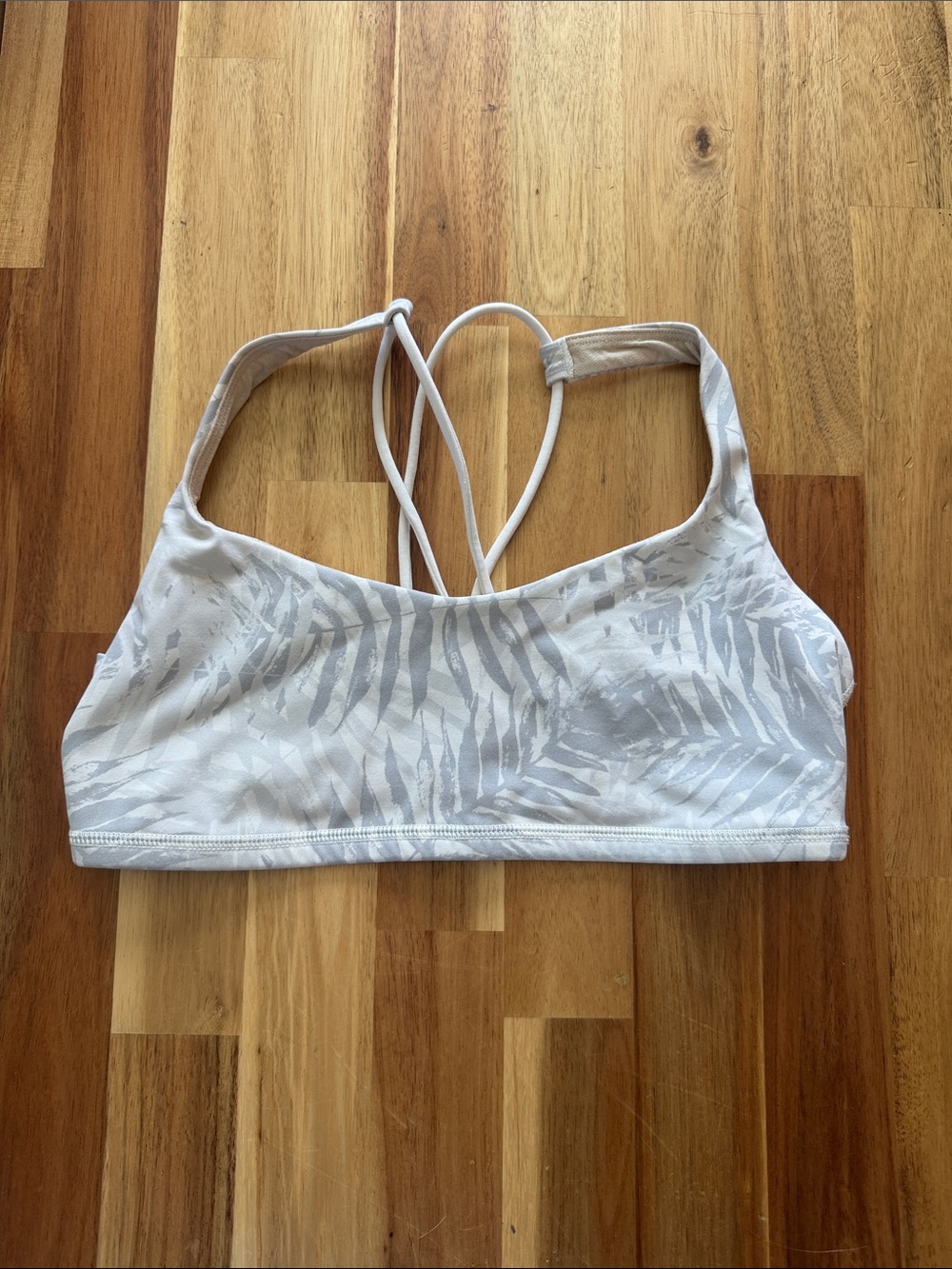 Lululemon leaf print sports bra size 8